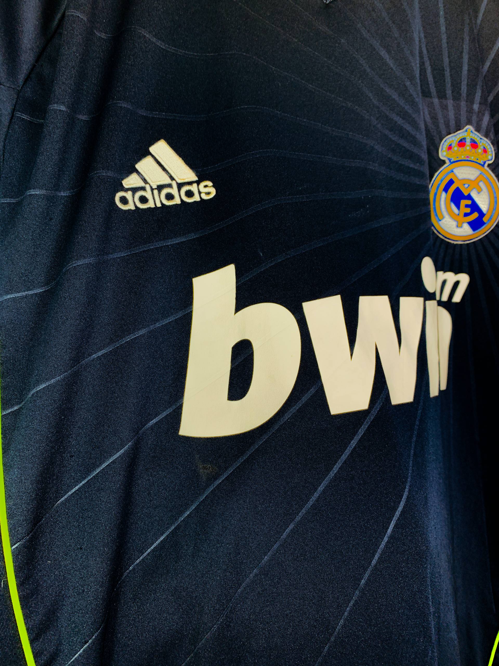 REAL MADRID 2010/2011 AWAY SHIRT #7 RONALDO [M/L]