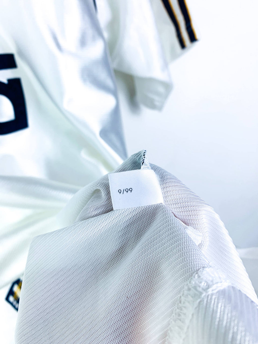 REAL MADRID 1998/2000 HOME SHIRT #3 R.CARLOS [M]