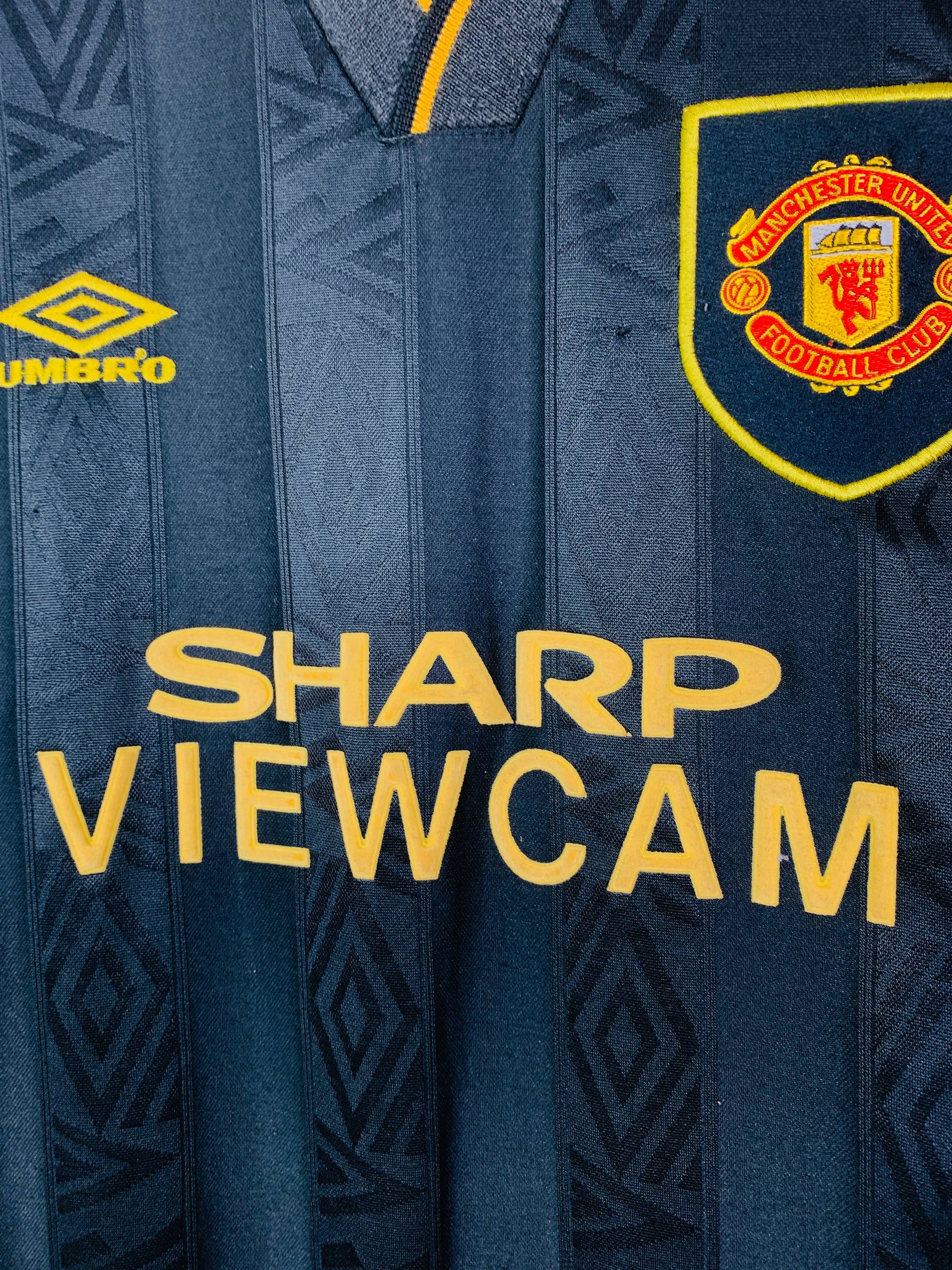 MANCHESTER UNITED 1993/1995 AWAY SHIRT #7 CANTONA [M]