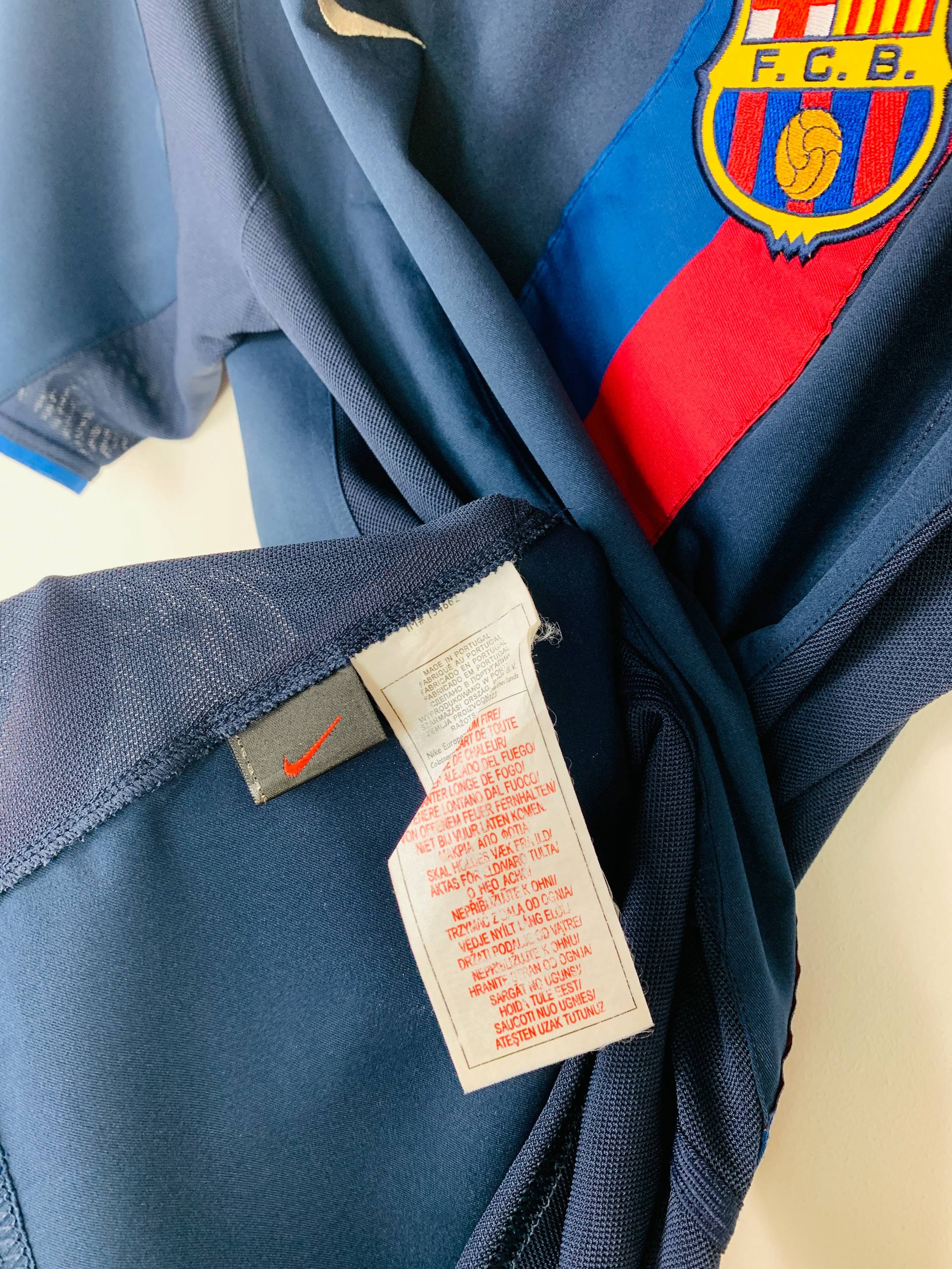 BARCELONA 2002/2004 AWAY SHIRT #6 XAVI [S/M]
