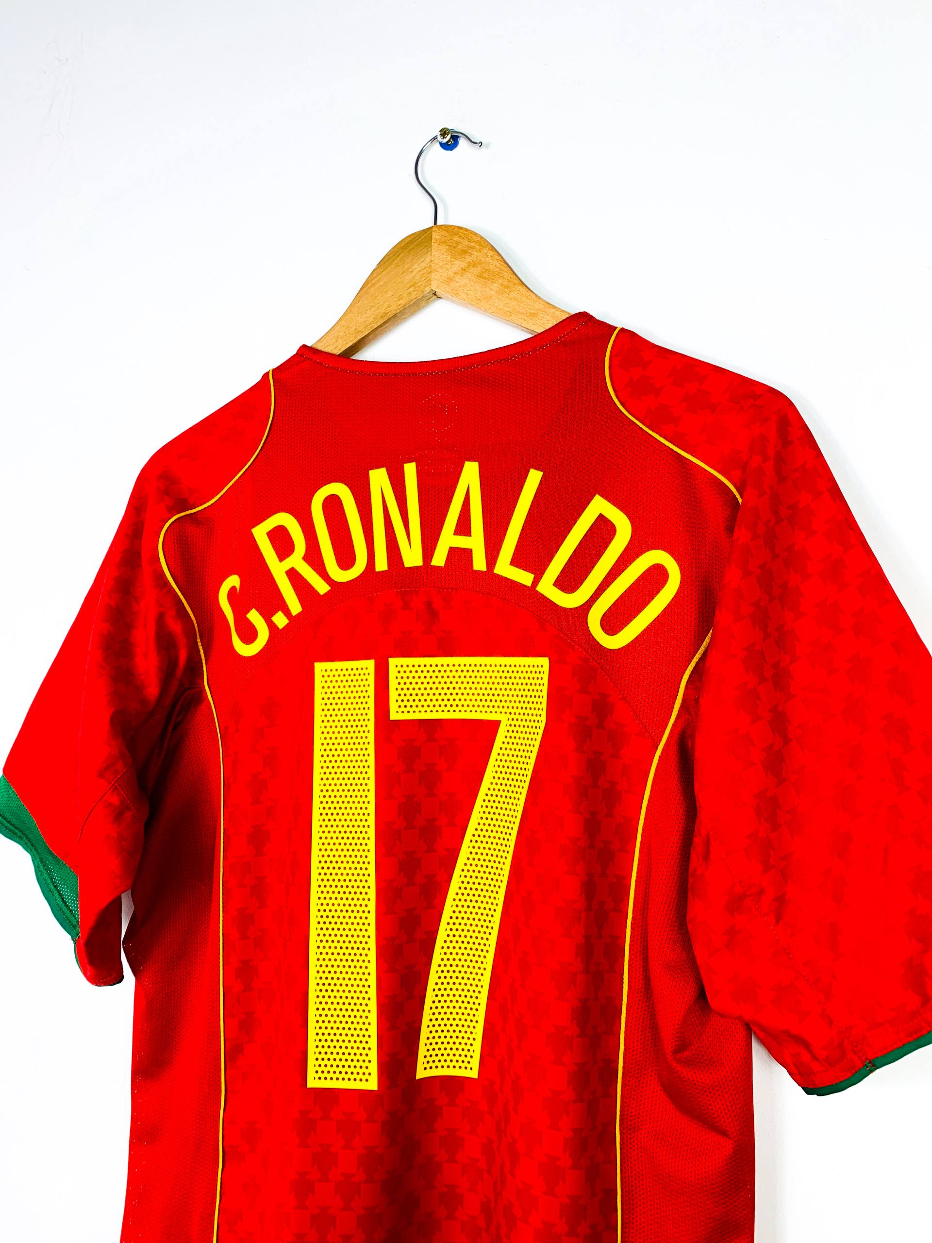 PORTUGAL 2004/2006 HOME SHIRT #17 C.RONALDO [M]