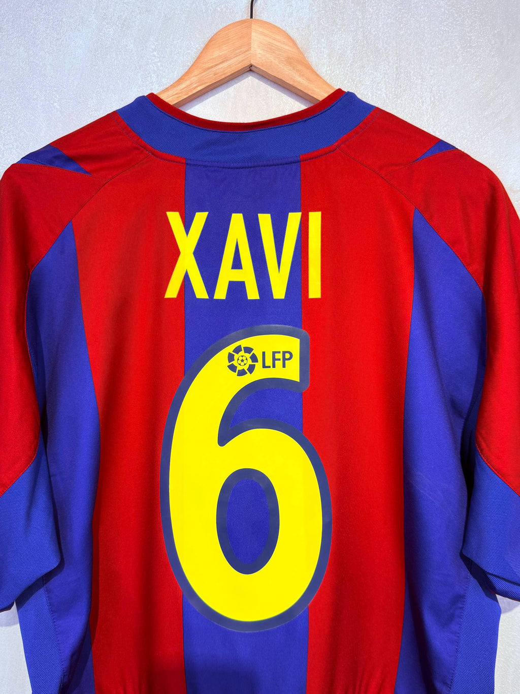 BARCELONA 2002/2003 HOME SHIRT #6 XAVI [M]