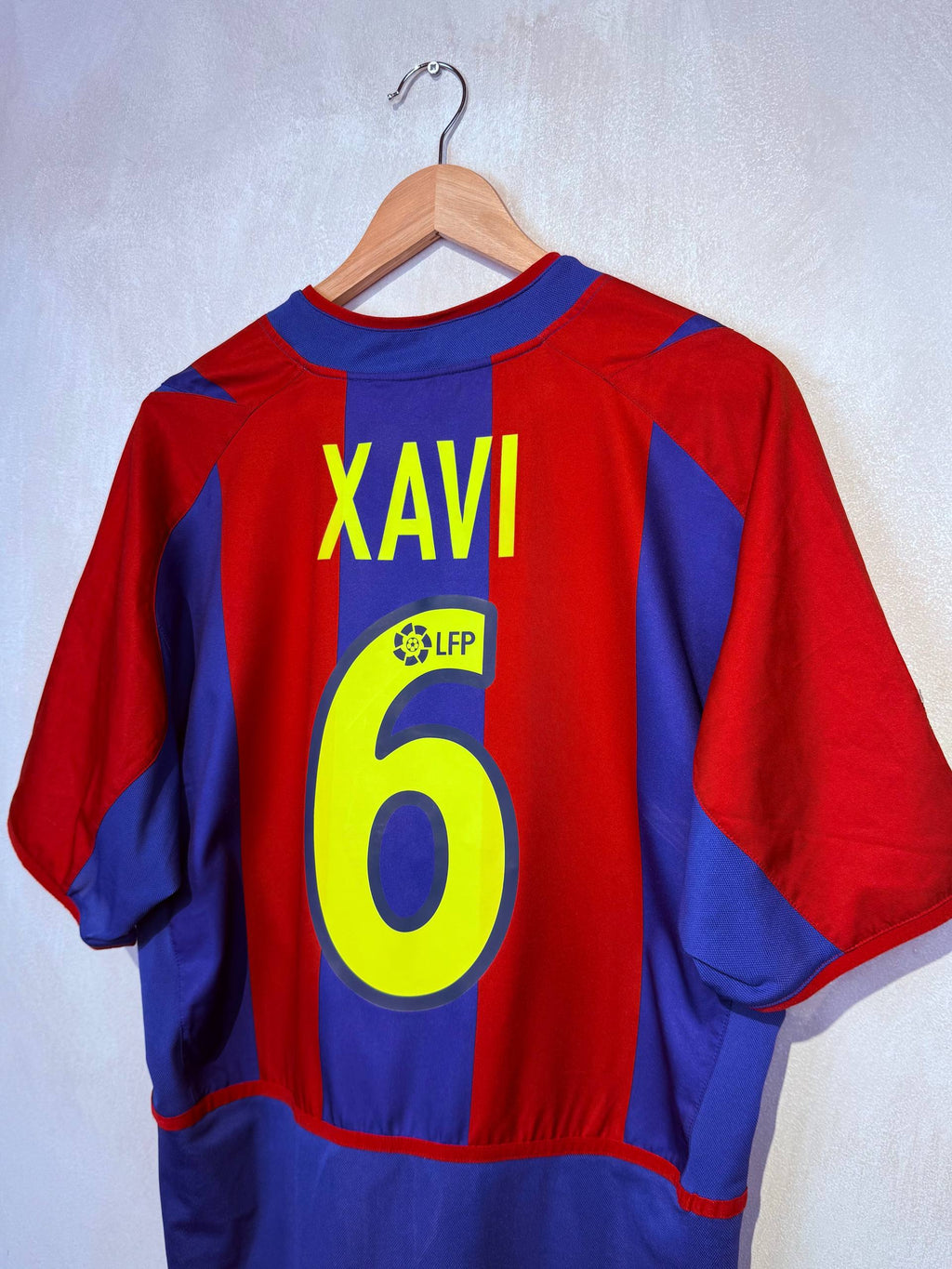 BARCELONA 2002/2003 HOME SHIRT #6 XAVI [M]