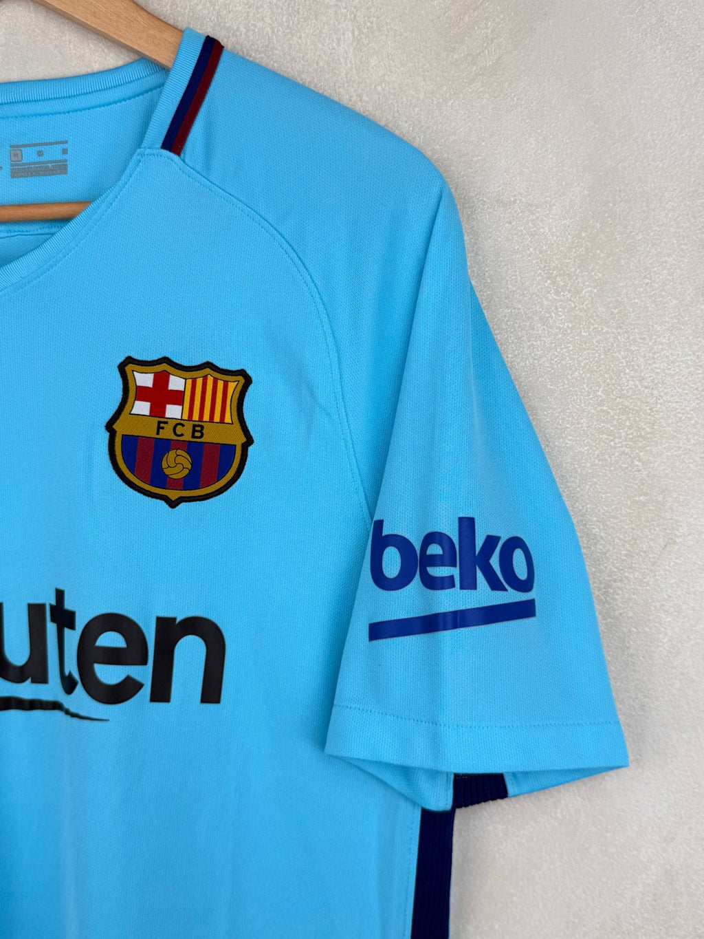 BARCELONA 2017/2018 AWAY SHIRT #8 INIESTA [M]