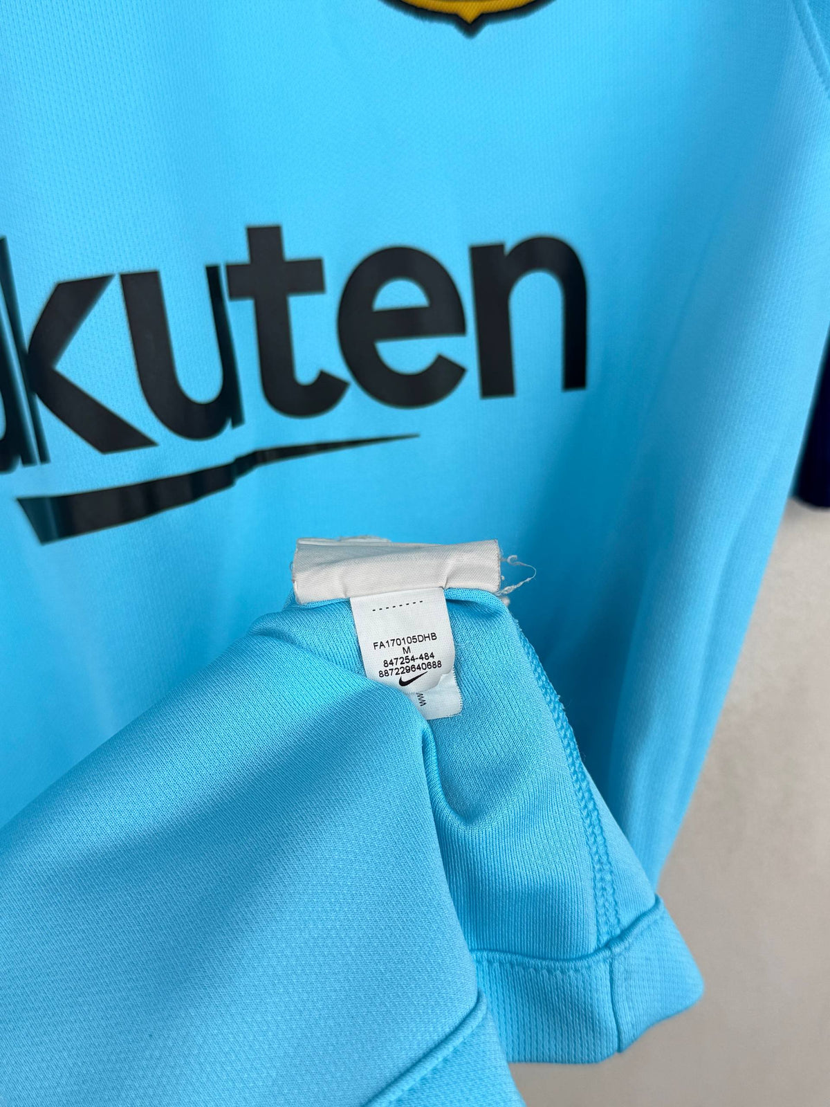 BARCELONA 2017/2018 AWAY SHIRT #8 INIESTA [M]