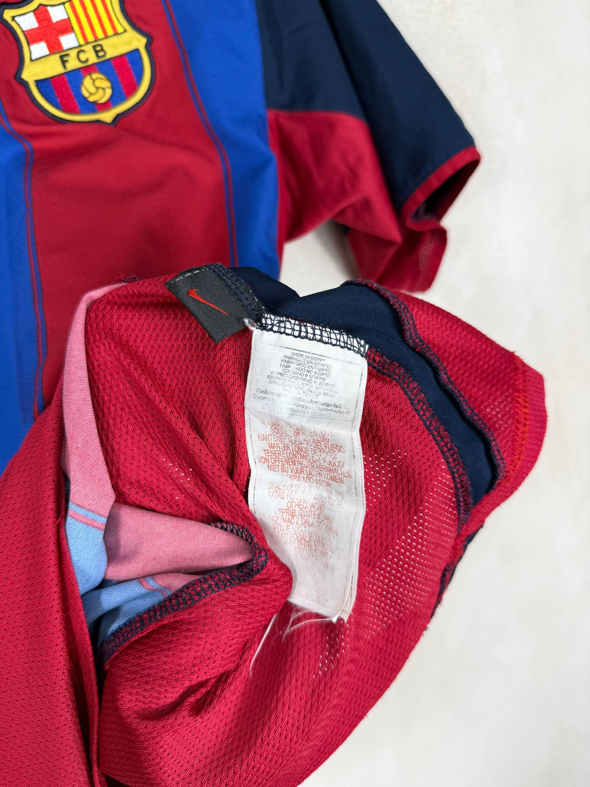 BARCELONA 2003/2004 HOME SHIRT #10 RONALDINHO [S]